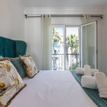 Dama De Noche Marbella