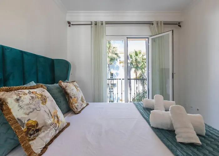 Dama De Noche Marbella